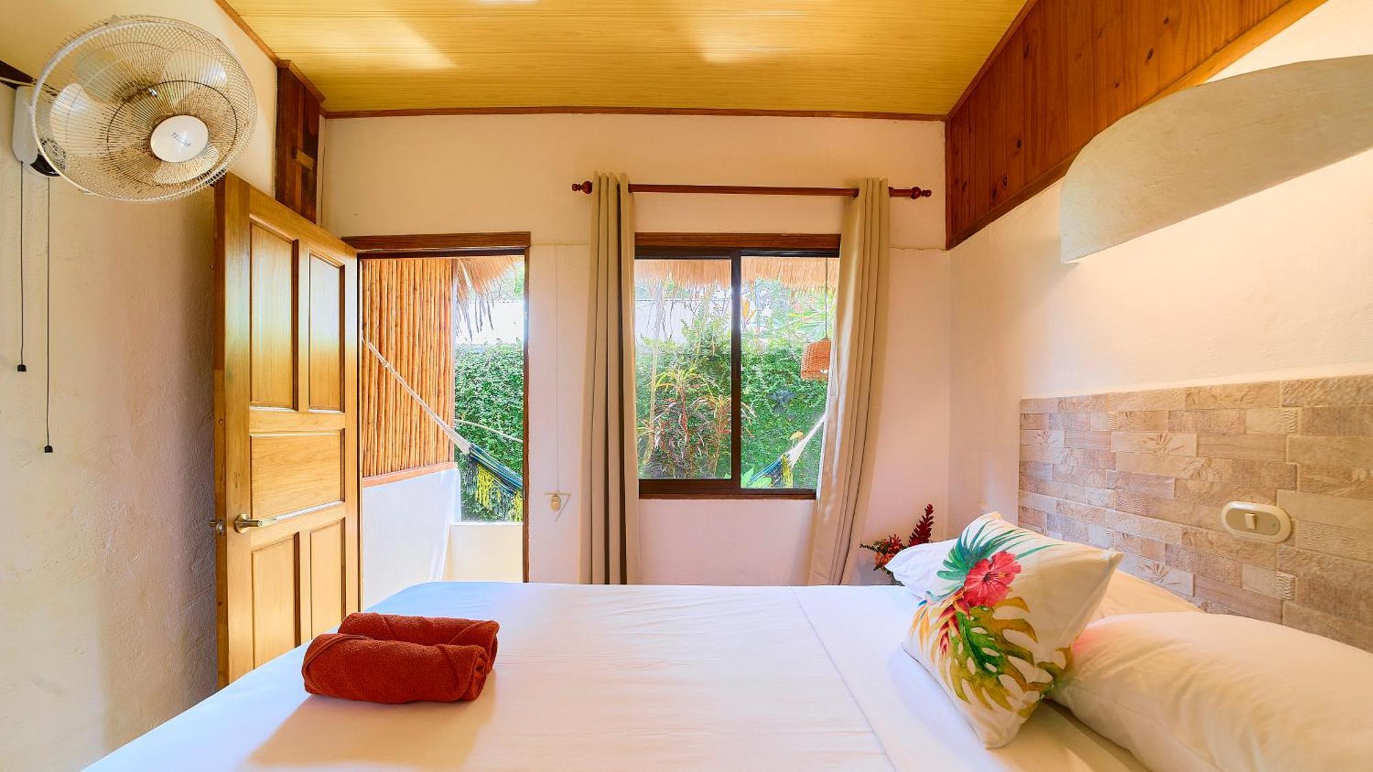 Cabinas Montesol Puerto Viejo de Talamanca Buitenkant foto