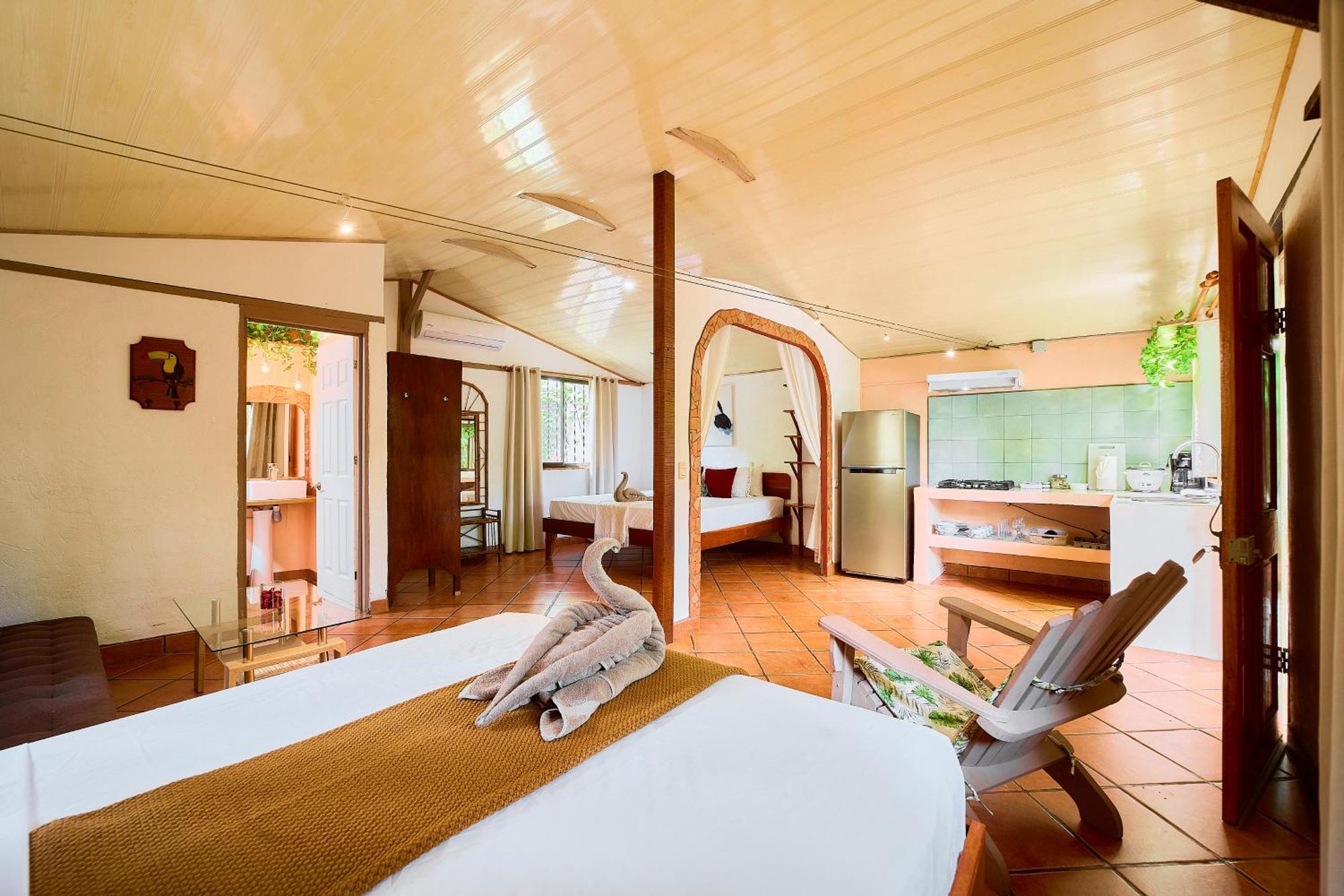 Cabinas Montesol Puerto Viejo de Talamanca Buitenkant foto
