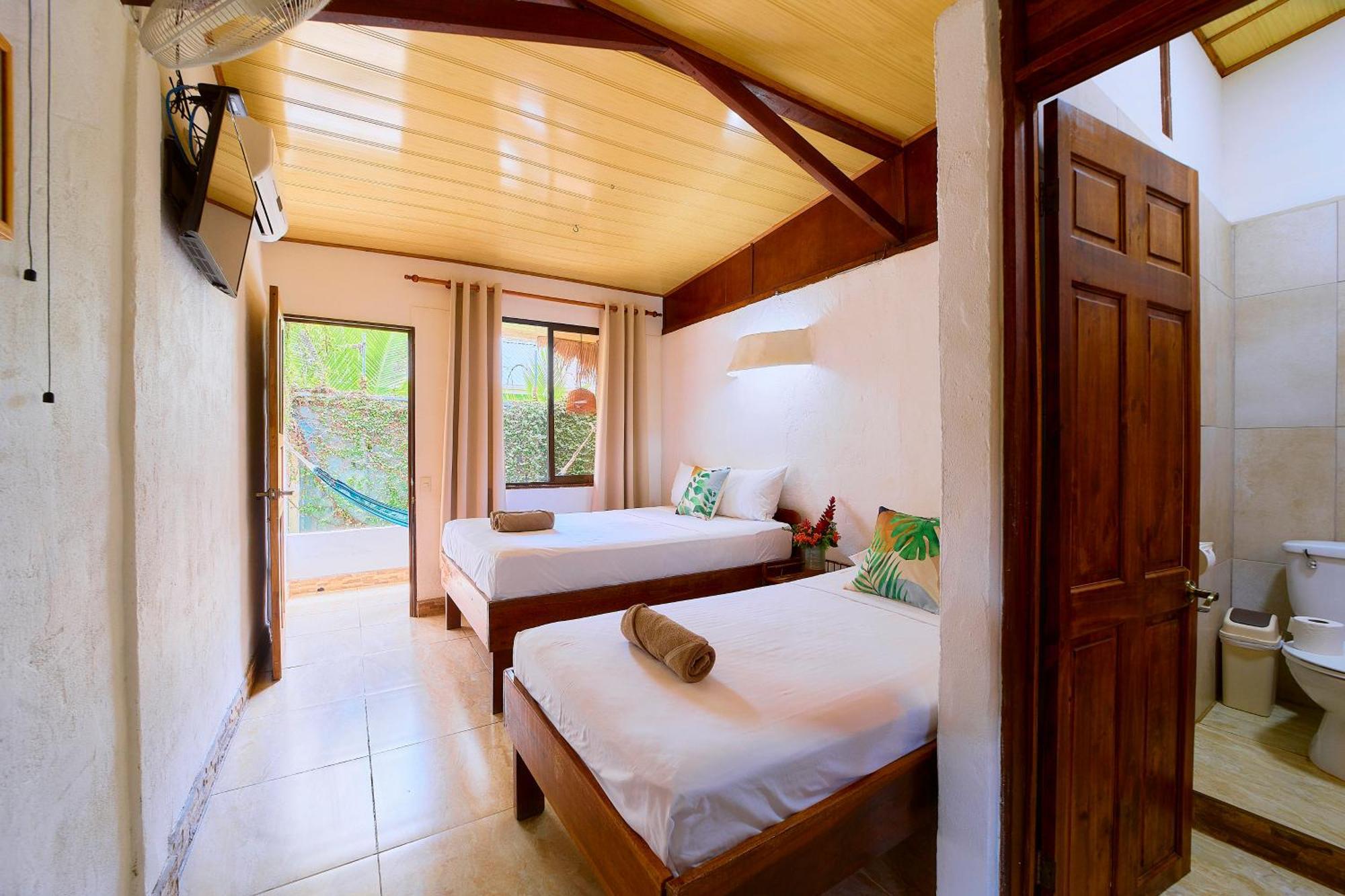 Cabinas Montesol Puerto Viejo de Talamanca Buitenkant foto