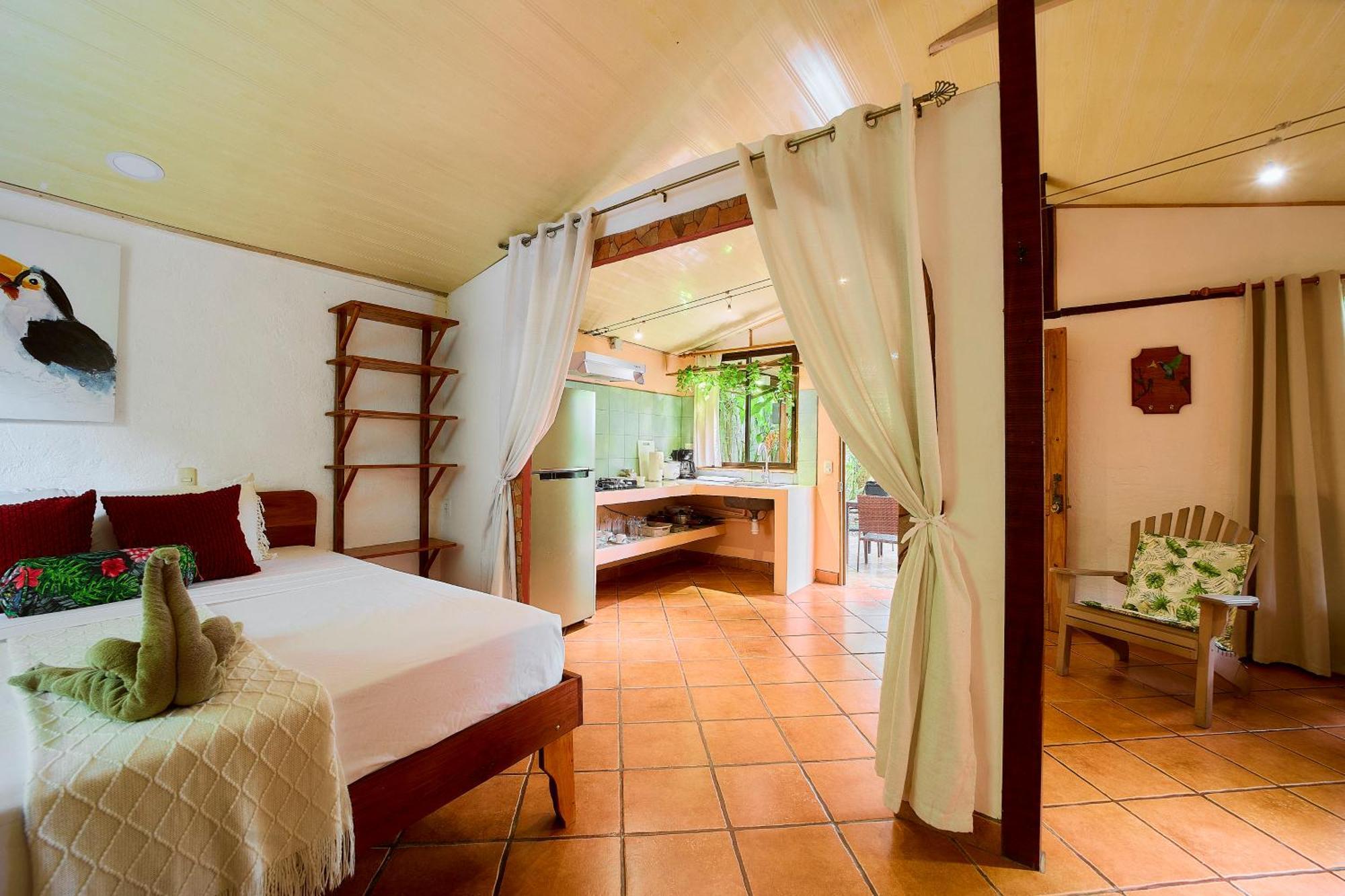 Cabinas Montesol Puerto Viejo de Talamanca Buitenkant foto