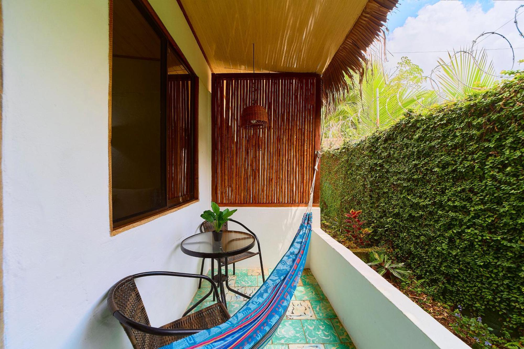 Cabinas Montesol Puerto Viejo de Talamanca Buitenkant foto