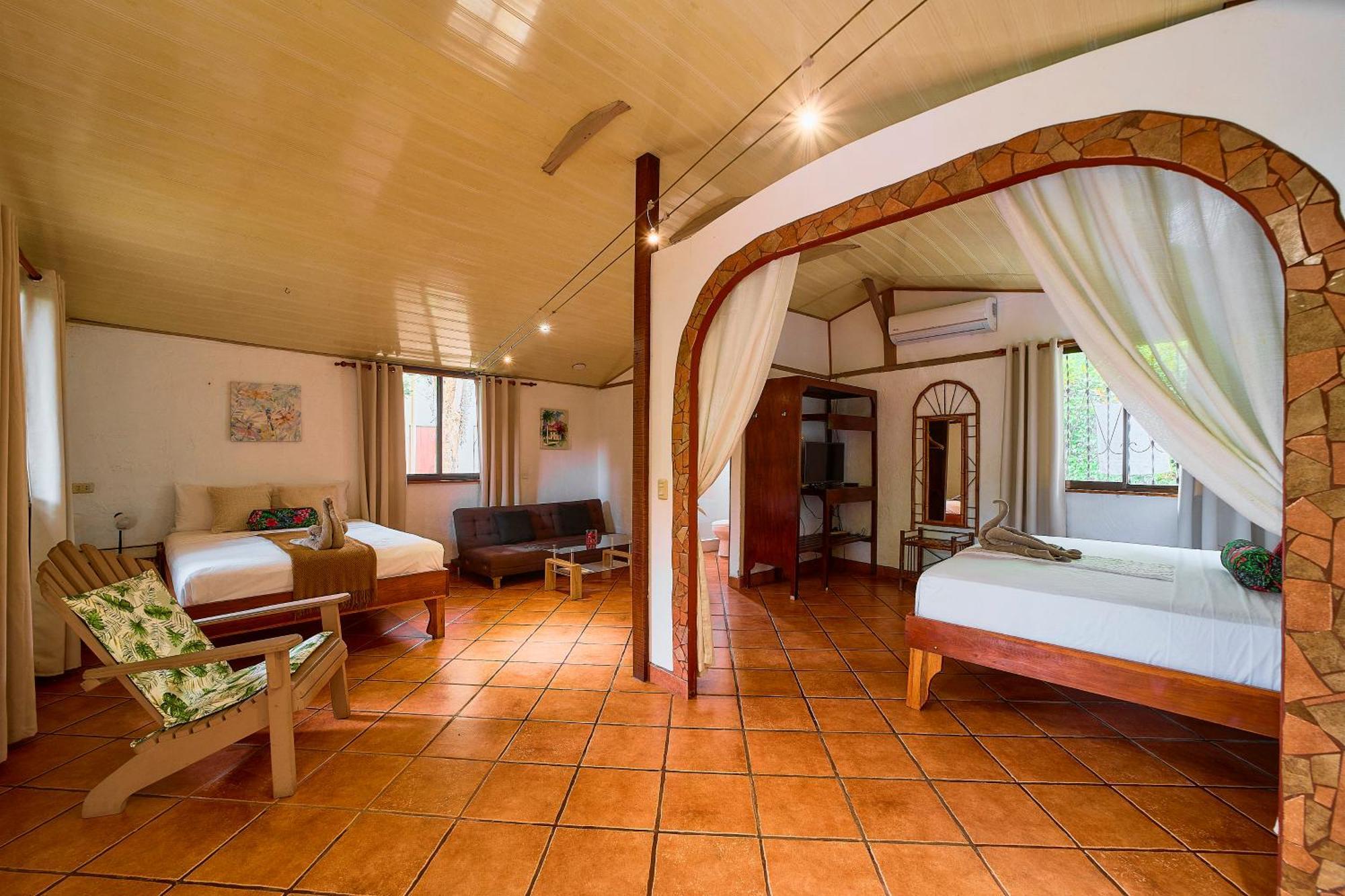 Cabinas Montesol Puerto Viejo de Talamanca Buitenkant foto