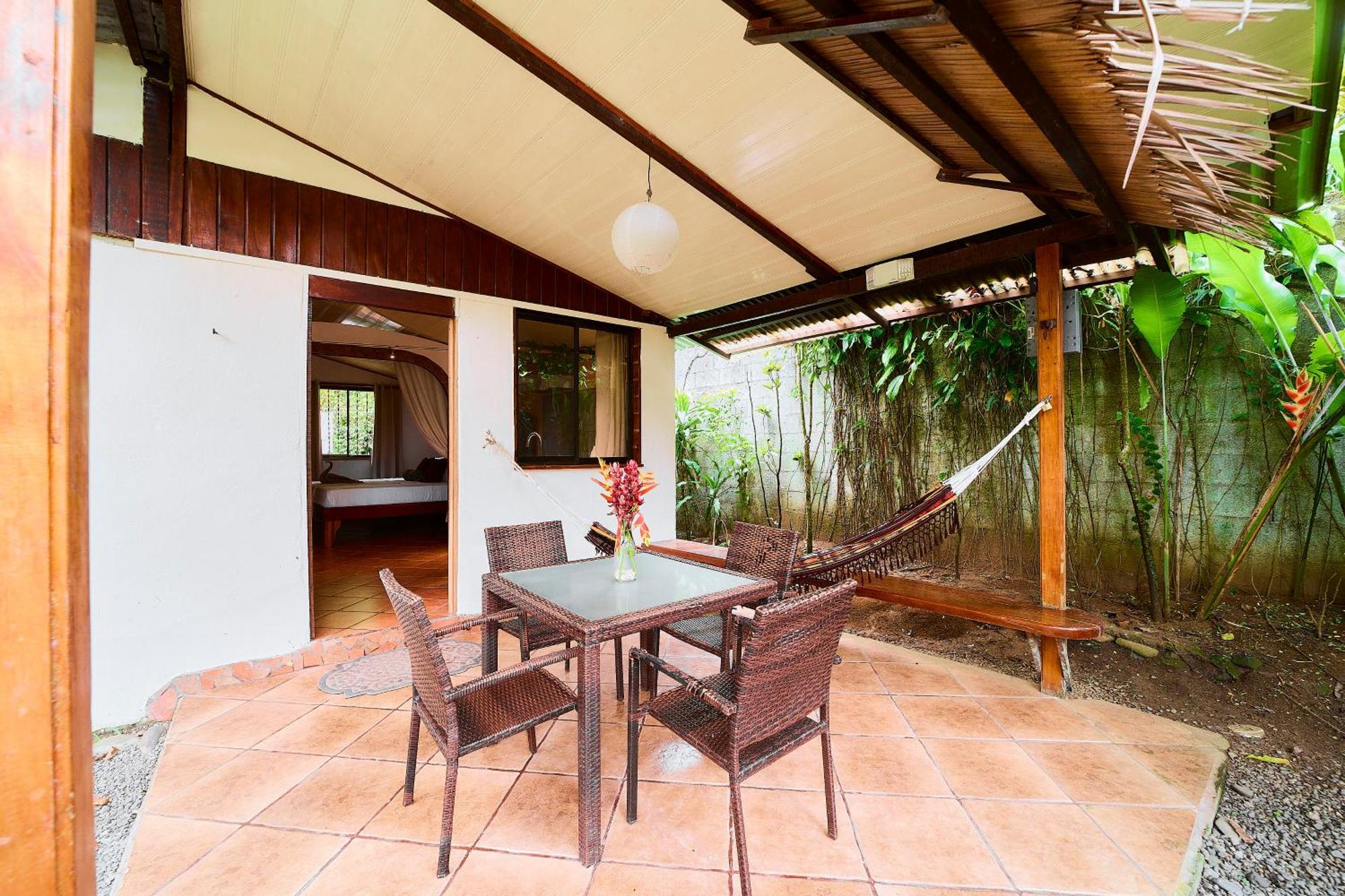 Cabinas Montesol Puerto Viejo de Talamanca Buitenkant foto