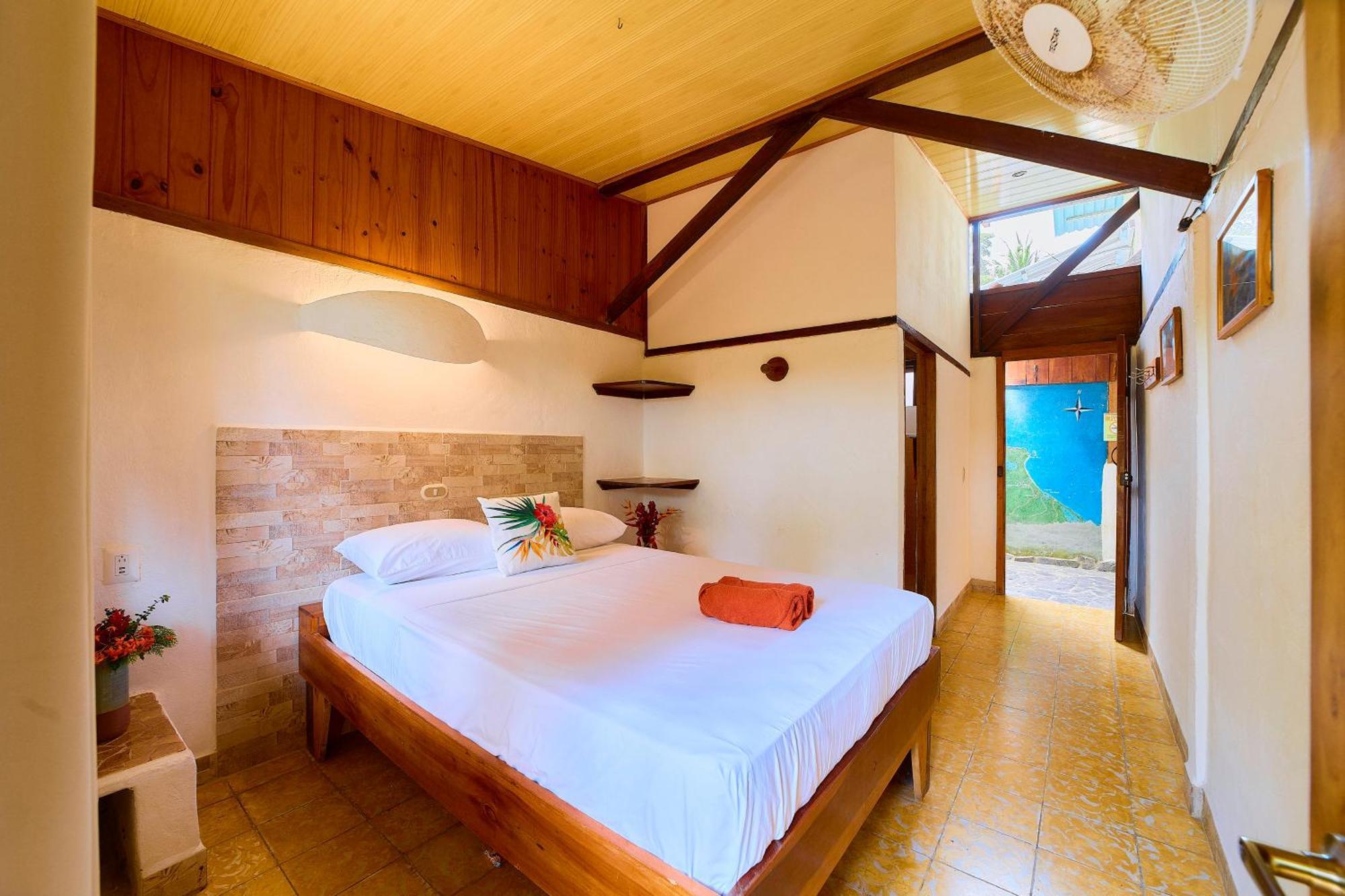 Cabinas Montesol Puerto Viejo de Talamanca Buitenkant foto