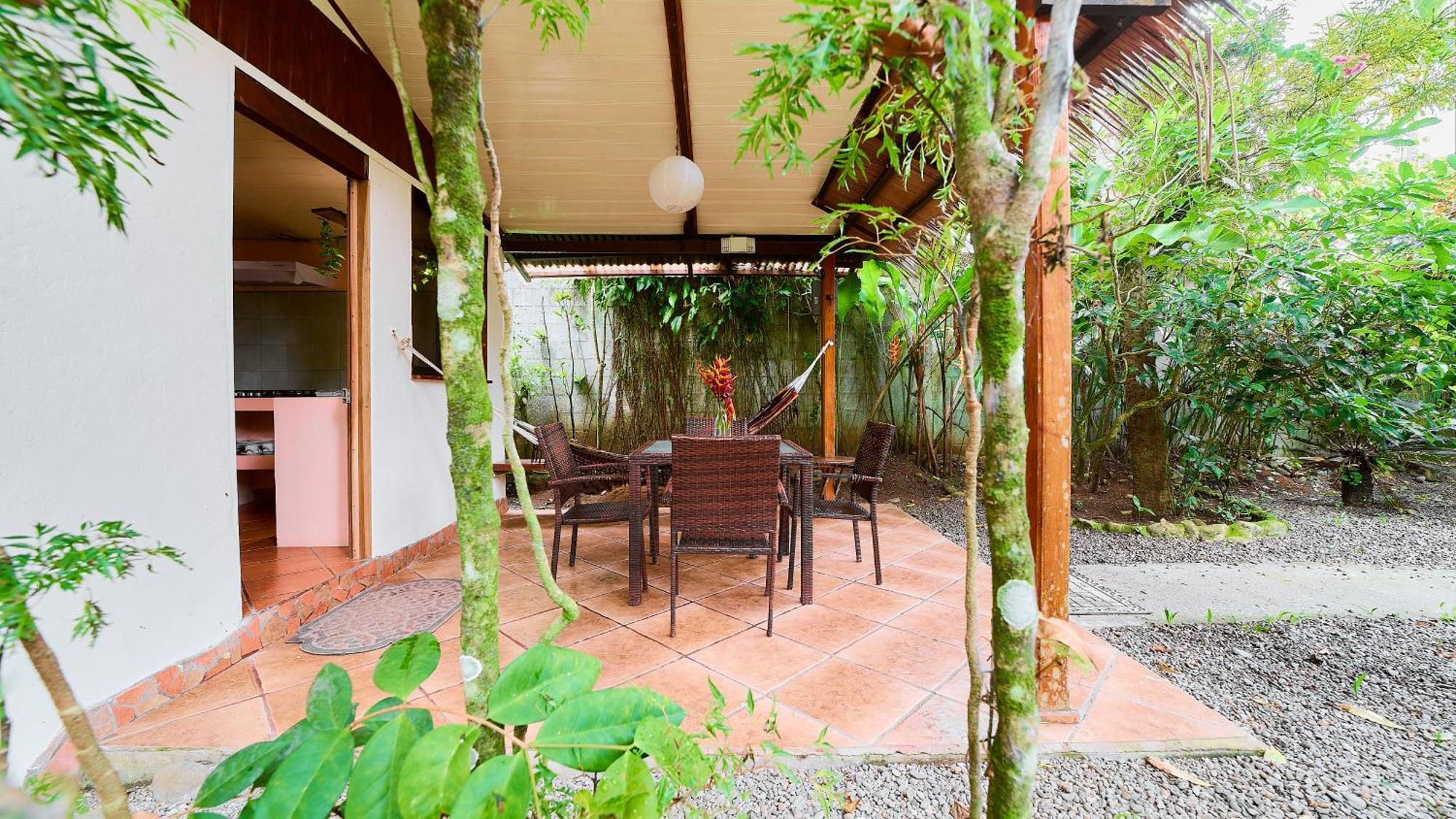 Cabinas Montesol Puerto Viejo de Talamanca Buitenkant foto