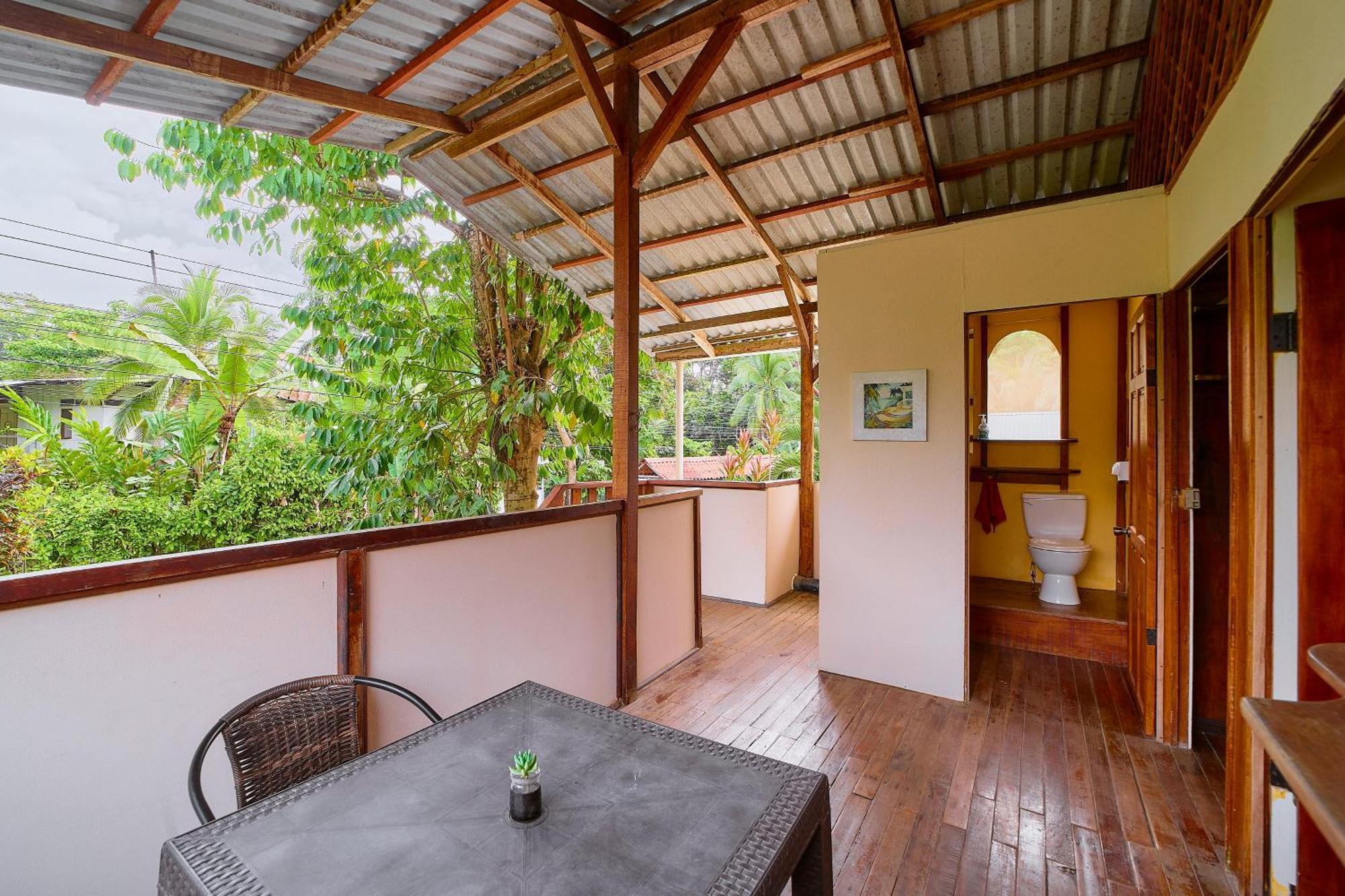 Cabinas Montesol Puerto Viejo de Talamanca Buitenkant foto
